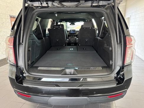 Used 2023 Chevrolet Suburban RST w/ Luxury Package AWD/4WD image 11