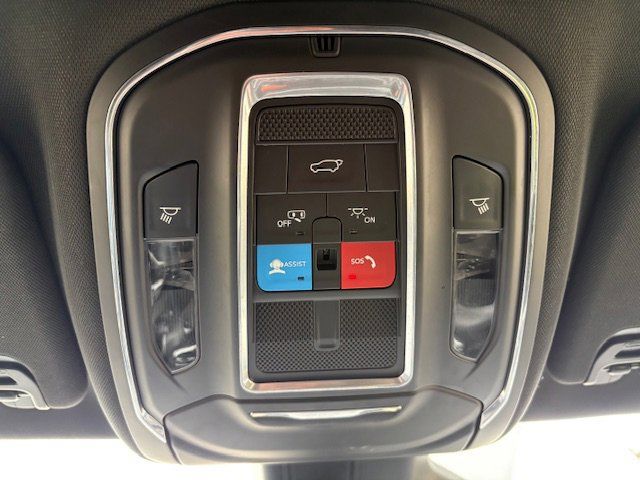 Used 2024 Jeep Wagoneer L Series II w/ Flexible Seating Group AWD/4WD image 27