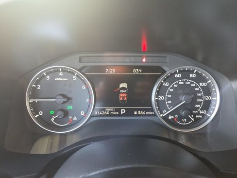 Used 2025 Mitsubishi Outlander AWD image 2