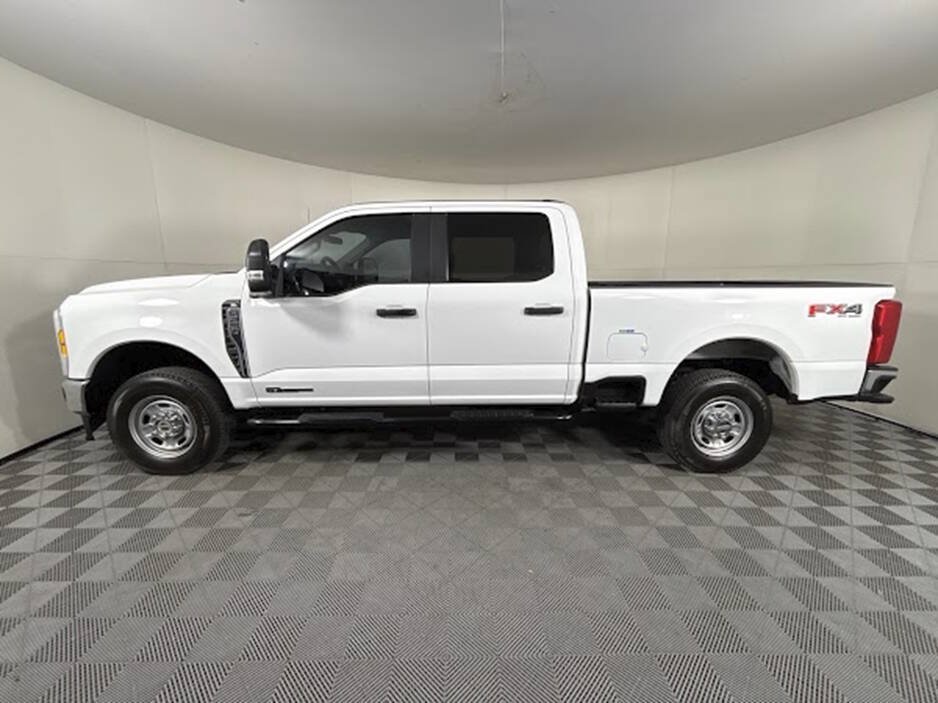 Used 2023 Ford F250 XL w/ FX4 Off-Road Package AWD/4WD image 6