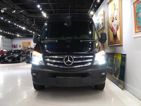 Used 2018 Mercedes-Benz Sprinter 2500 image 3