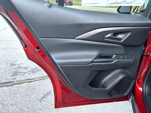 New 2026 Chevrolet Equinox EV LT image 17