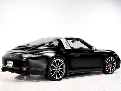 Used 2014 Porsche 911 Targa 4S image 3