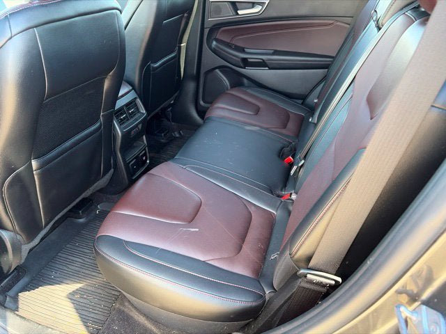 Used 2020 Ford Edge Titanium w/ Equipment Group 301A AWD/4WD image 15