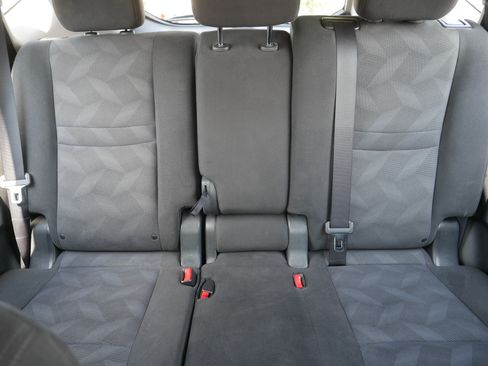 Used 2015 Nissan Rogue S AWD/4WD image 13
