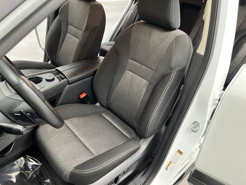 Used 2025 Nissan Rogue SV AWD/4WD image 11