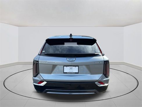 New 2026 Cadillac Optiq Luxury 2 image 12