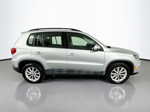 Used 2017 Volkswagen Tiguan Limited AWD/4WD image 4