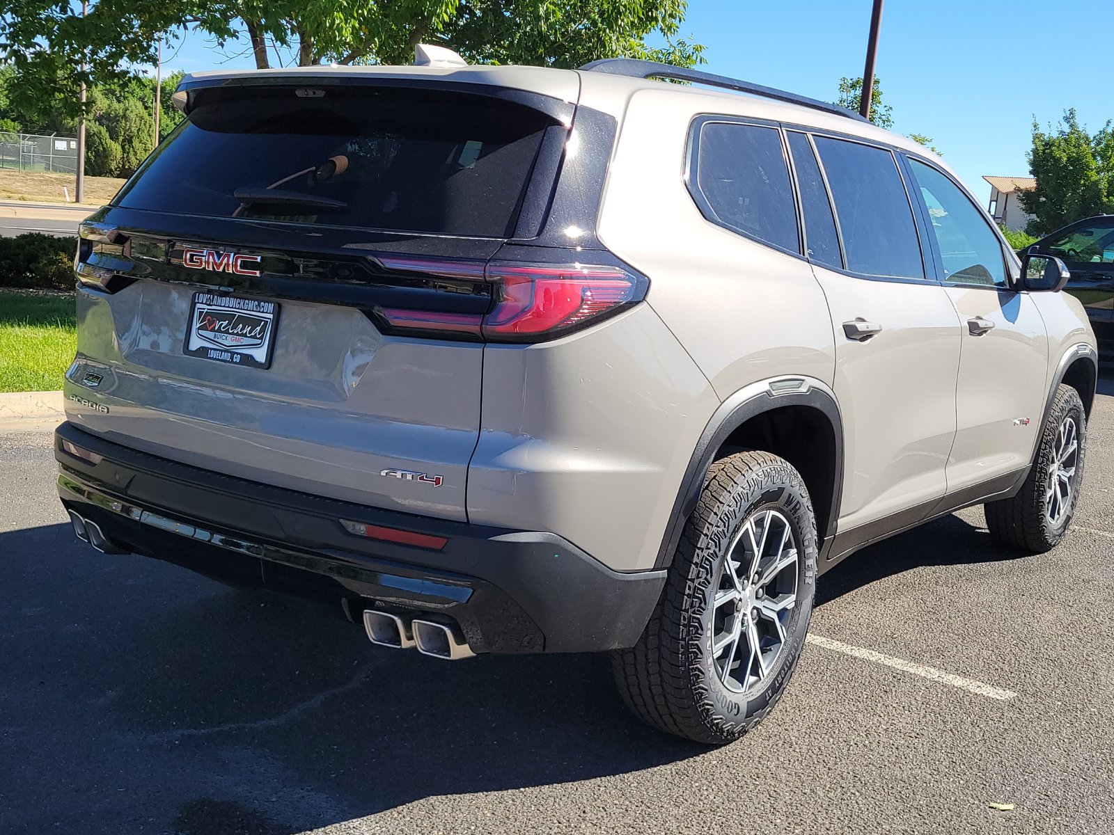 New 2027 GMC Acadia AT4 w/ Luxury Package AWD/4WD image 3