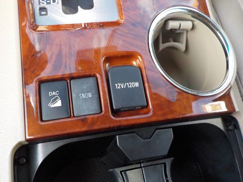 Used 2012 Toyota Highlander Limited w/ Tow Pkg image 16