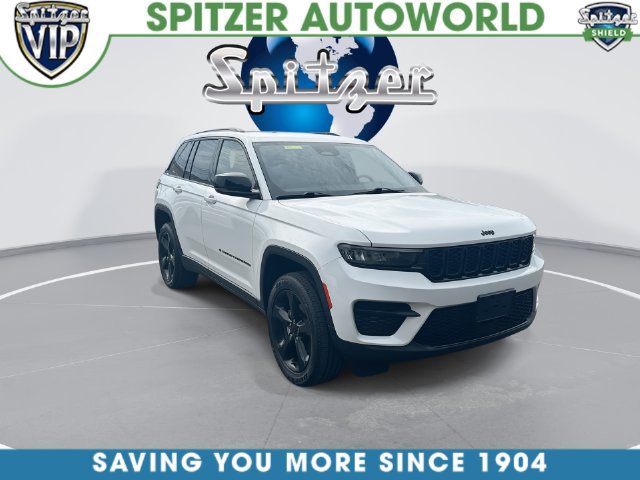 Used 2023 Jeep Grand Cherokee Altitude AWD/4WD image 2