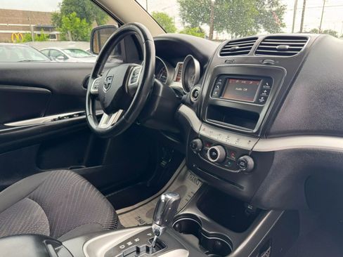 Used 2017 Dodge Journey SXT w/ Premium Group image 16