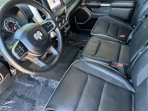 Used 2022 RAM 1500 Laramie AWD/4WD image 9