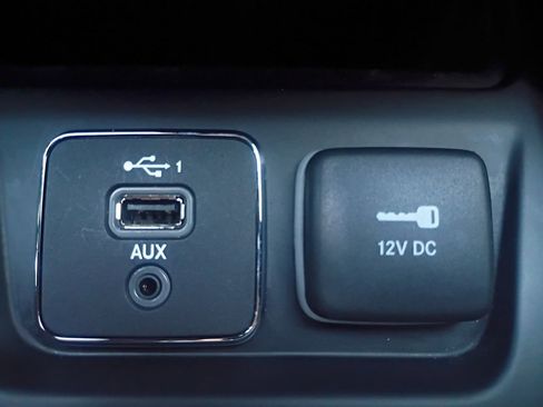 Used 2023 Jeep Cherokee Altitude Lux image 6