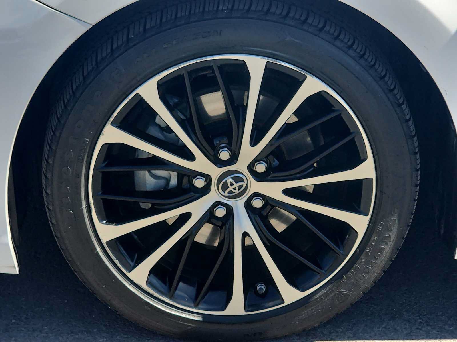 Used 2018 Toyota Camry SE w/ Moonroof Package FWD image 20