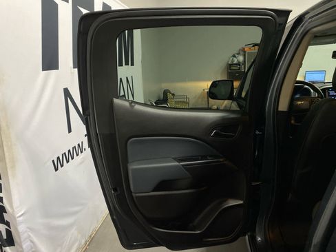 Used 2017 Chevrolet Colorado Z71 image 23