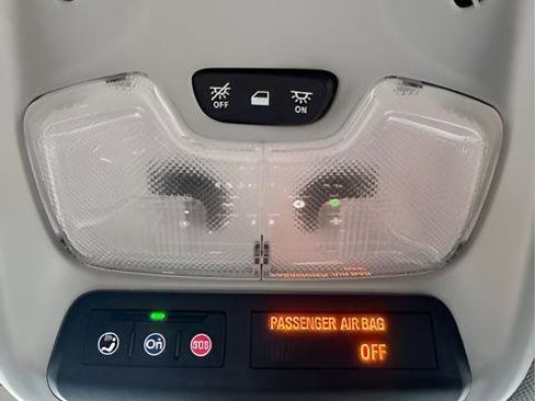 Used 2023 Chevrolet Bolt EUV LT image 27