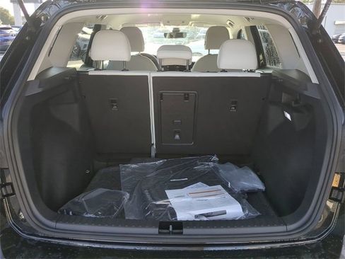 New 2025 Volkswagen Taos SE image 9