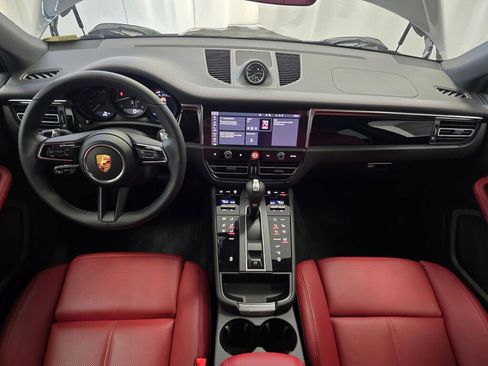 New 2026 Porsche Macan image 18