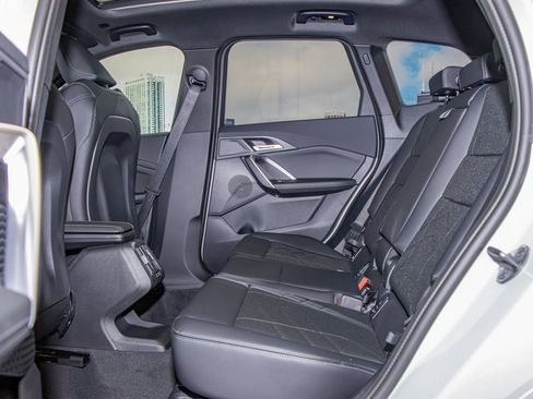 Used 2025 BMW X1 xDrive28i w/ Technology Package image 23