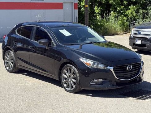 Used 2018 MAZDA MAZDA3 Touring FWD image 2