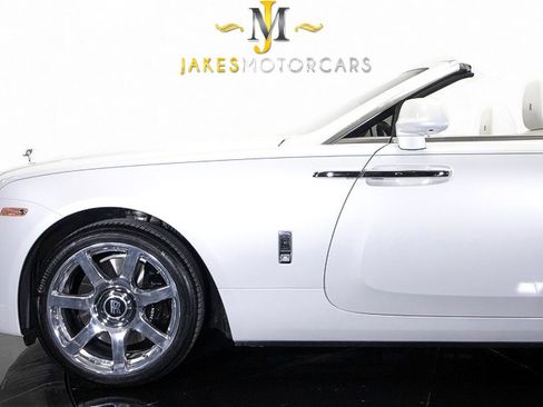Used 2017 Rolls-Royce Dawn image 6