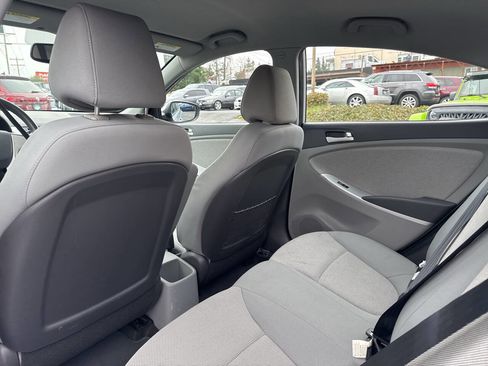 Used 2013 Hyundai Accent GLS image 24