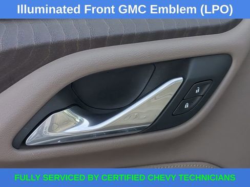 Used 2021 GMC Yukon Denali w/ Denali Premium Package image 23