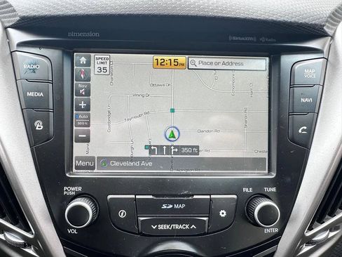 Used 2017 Hyundai Veloster Value Edition FWD image 19