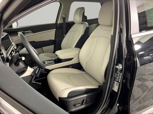 New 2026 Kia Sportage EX FWD image 16