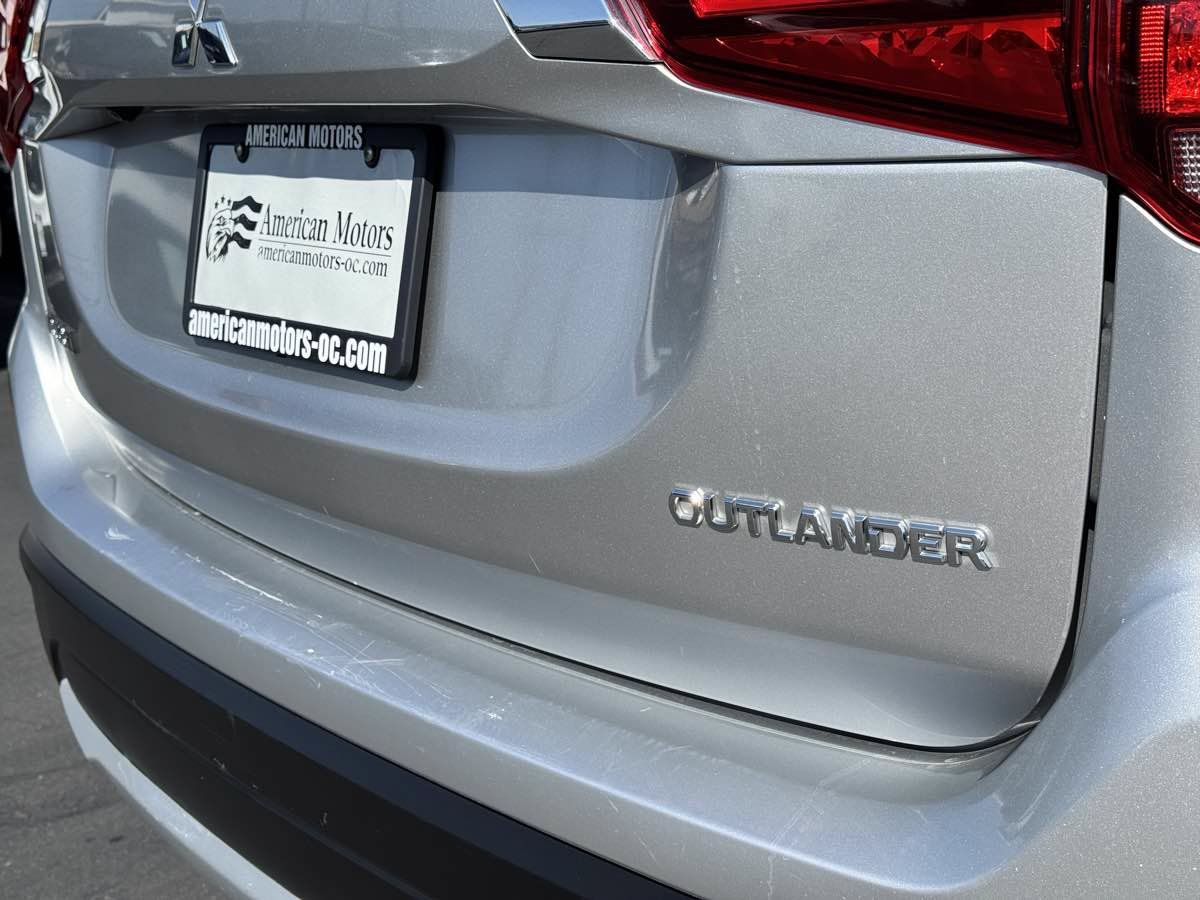 Used 2018 Mitsubishi Outlander ES FWD image 15