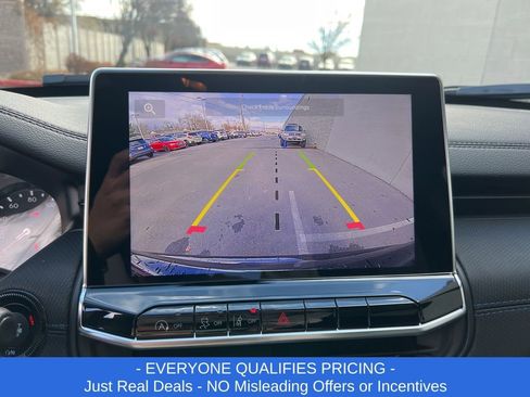 New 2026 Jeep Compass Latitude image 17