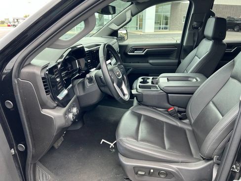 Used 2025 GMC Sierra 1500 SLT AWD/4WD image 5
