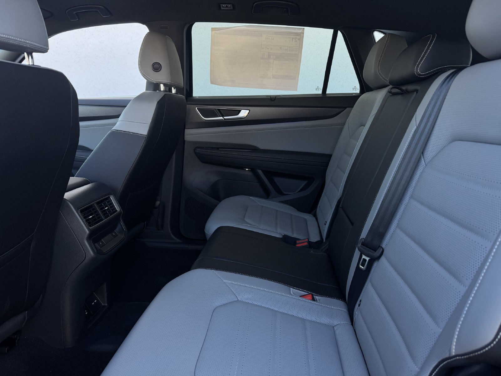 Used 2025 Volkswagen Atlas Cross Sport SEL AWD/4WD image 27