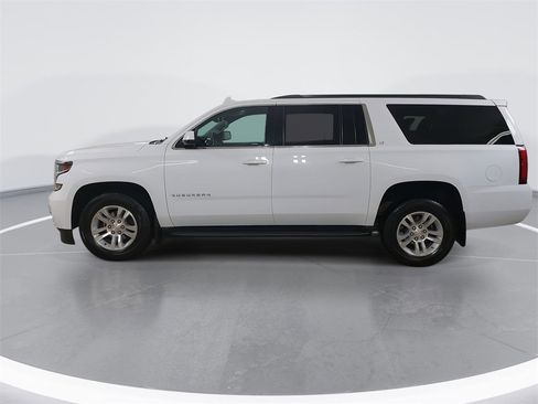 Used 2018 Chevrolet Suburban LT image 7