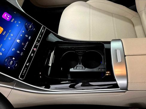 Used 2025 Mercedes-Benz C 300 Sedan image 19