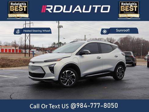 Used 2022 Chevrolet Bolt EUV Premier w/ Sun & Sound Package image 1