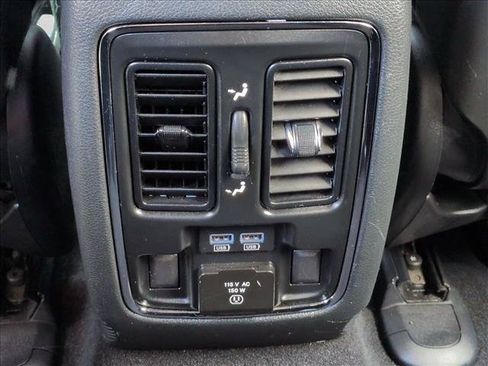 Used 2019 Jeep Grand Cherokee Limited RWD image 25