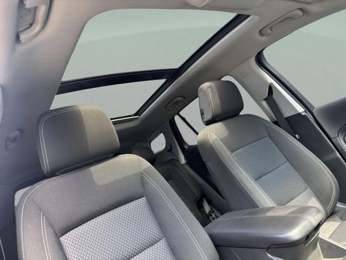 Used 2022 GMC Terrain SLE w/ Driver Convenience Package image 28