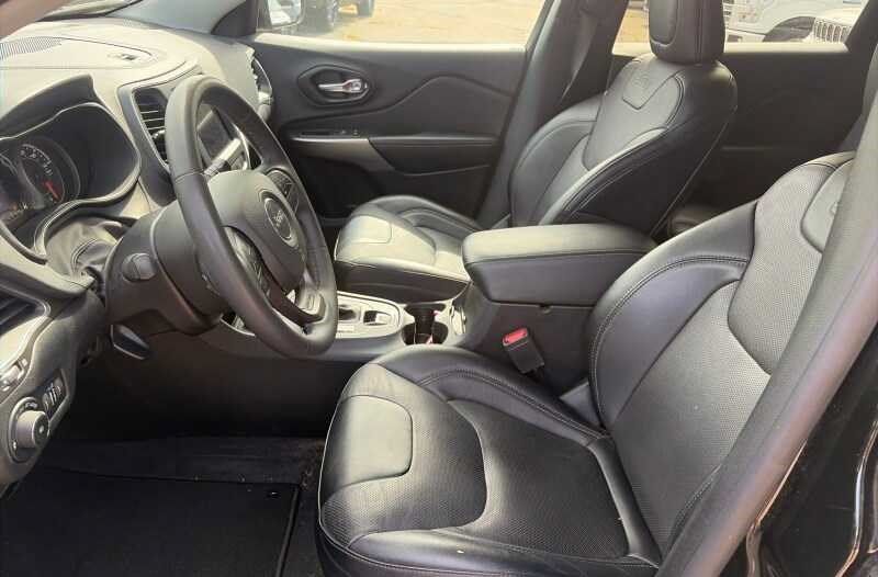 Used 2022 Jeep Cherokee Latitude Lux w/ Sun & Sound Group AWD/4WD image 6