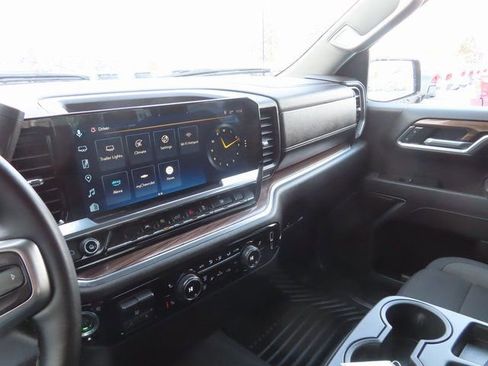 Used 2025 Chevrolet Silverado 1500 LT image 36