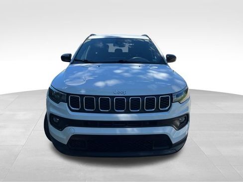 Used 2024 Jeep Compass Latitude AWD/4WD image 23