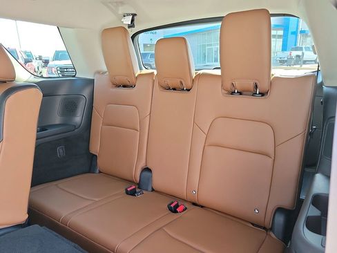 Used 2025 Nissan Pathfinder Platinum w/ Cargo Package image 9