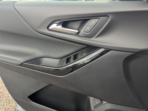 New 2026 Chevrolet Equinox LT w/ Convenience Package II image 23