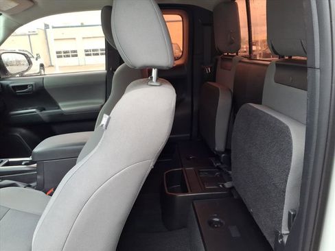 Used 2016 Toyota Tacoma SR w/ SR Convenience Package image 24