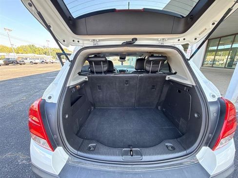 Used 2015 Chevrolet Trax LT w/ LT Sun and Sound Package FWD image 17