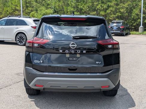Used 2023 Nissan Rogue SV FWD image 4