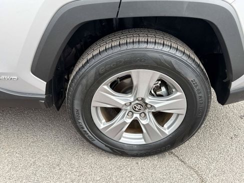 Used 2025 Toyota RAV4 XLE AWD/4WD image 8