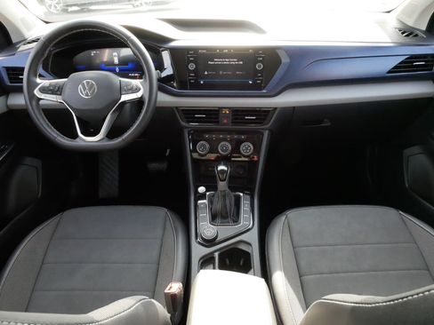 Certified 2023 Volkswagen Taos SE w/ Panoramic Sunroof Package AWD/4WD image 10