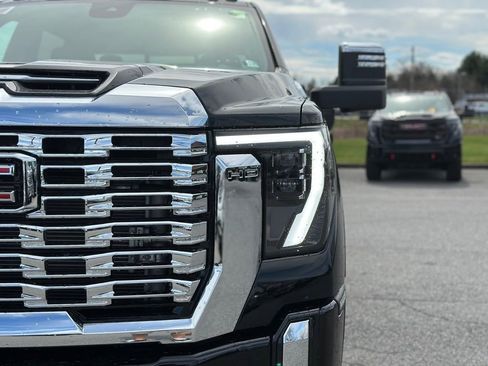 New 2026 GMC Sierra 3500 Denali w/ Denali Reserve Package AWD/4WD image 33